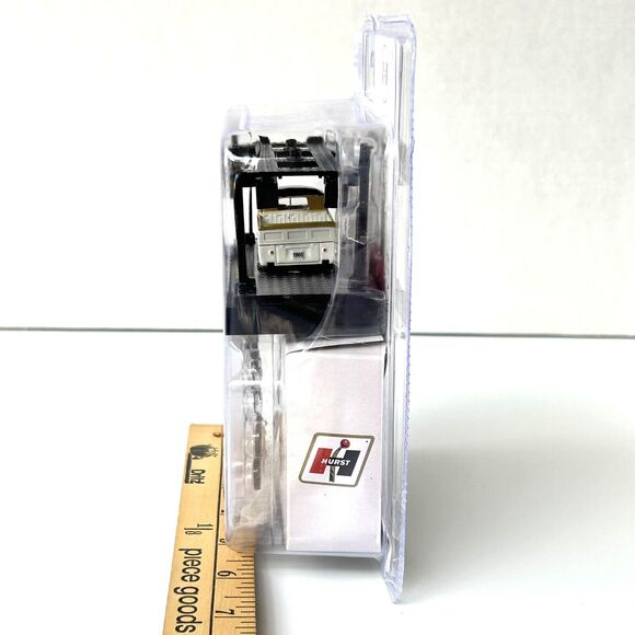 M2 Machines Model Kit 1960 VW SINGLE CAB TRUCK R56 1:64 Hurst Performance Toy - Picture 8 of 9